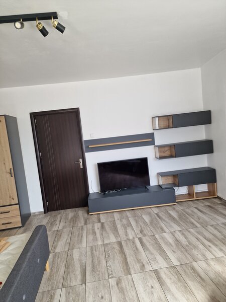 Unirii, Sfanta Vineri, ultracentral